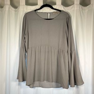 LOFT gray and white patterned long sleeve tunic blouse